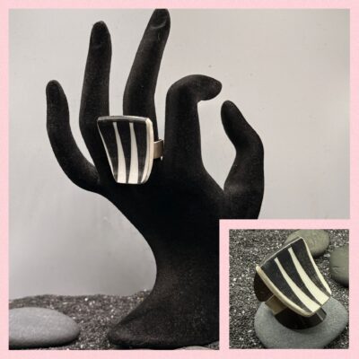 Zebra ring